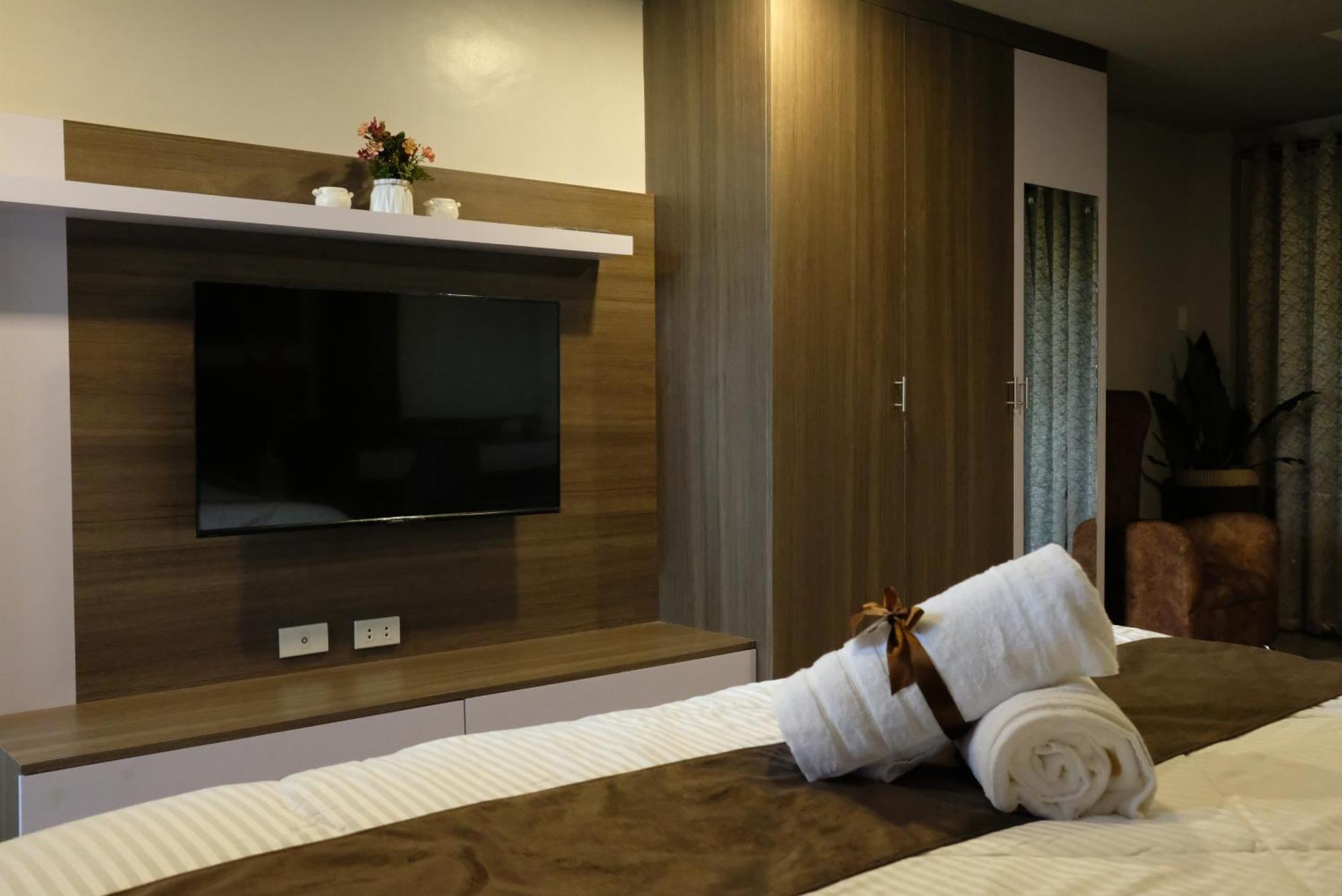 Vieda Hotel Caticlan Esterno foto